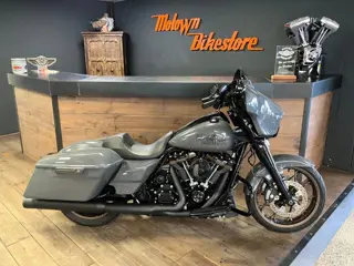 Harley Davidson FLHXST 117Ci Streetglide ST Line Gunship Grey Apple Carplay