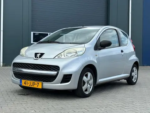 Peugeot 107 1.0-12V XR