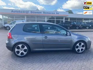 Volkswagen Golf 1.6 Trendline GTI look Sportuitlaat