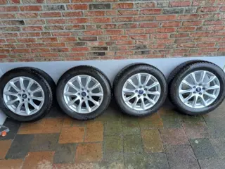 LM Ford Velgen met Continental Winterbanden