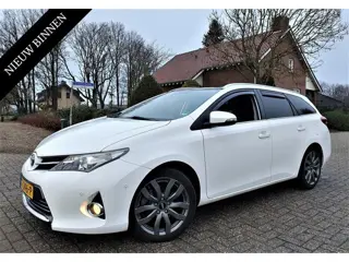 Toyota Auris Touring Sports 1.8 Hybrid Lease Plus met Opties !