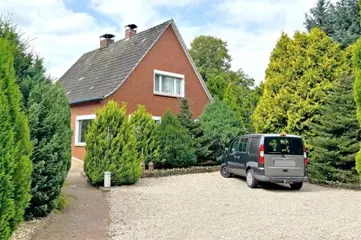 Vrijst.woning op groot perceel