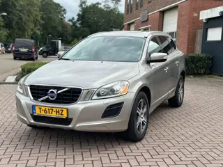 Volvo XC60 2.0 T5 FWD Summum