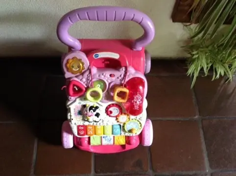 Baby walker - met volop speelmogelijkheden