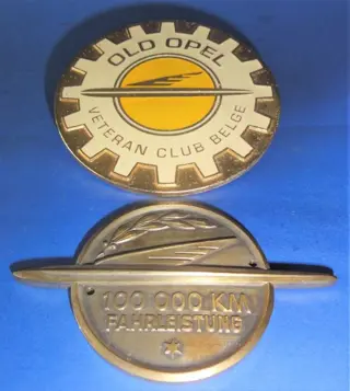 Embleem/mascotte/kenteken - Opel Veteranen Club Belgie