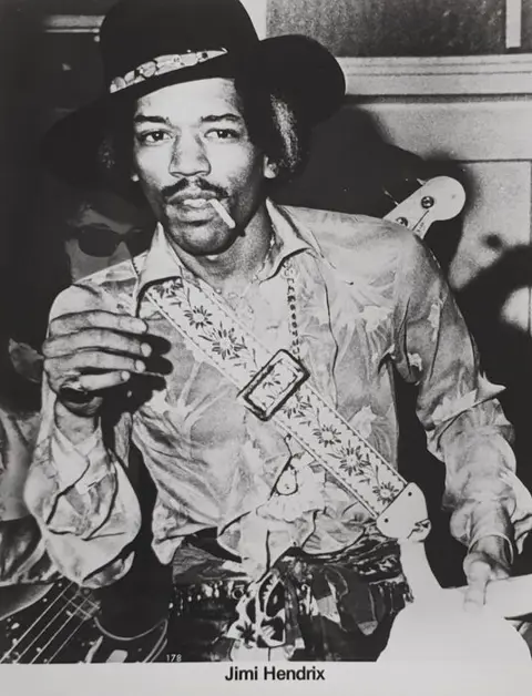 Press Photo - Vintage 1960s JIMI HENDRIX Iconic Guitarist