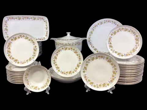 Colditz - Tafelservies voor 12 (40) - Goud, Porselein