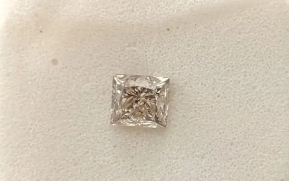 Diamant - 0.48 ct - Prinses - J, Faint Brown - SI3, No