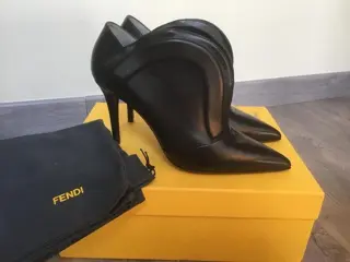 Fendi - Peeptoes - Maat: Schoenen / EU 40