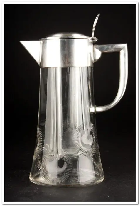 B.E.P.W.F. - Kan met ijsbakje