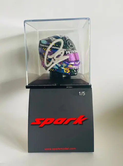 Mercedes - Formule 1 - Lewis Hamilton - 2021 - Schaal 1/5