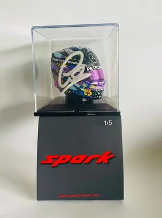 Mercedes - Formule 1 - Lewis Hamilton - 2021 - Schaal 1/5