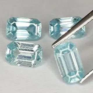 4 pcs Blauw Zirkoon - 5.48 ct