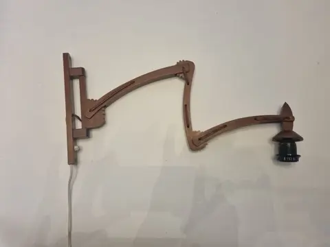 T.J.W. Zweers - Zweers - Muurlamp, Zeer Zeldzame Schaar