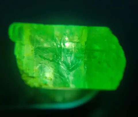 5,15 ct - Onbehandelde natuurlijke smaragd - Ruw - 1.03 g