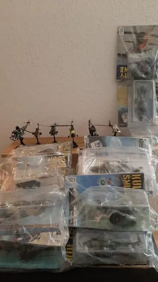 De Agostini - Helikopter 24x world helicopters and planes -