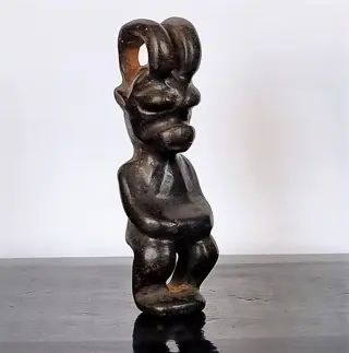 Toermalijn - Totemische figuur - Oude neolithische God -