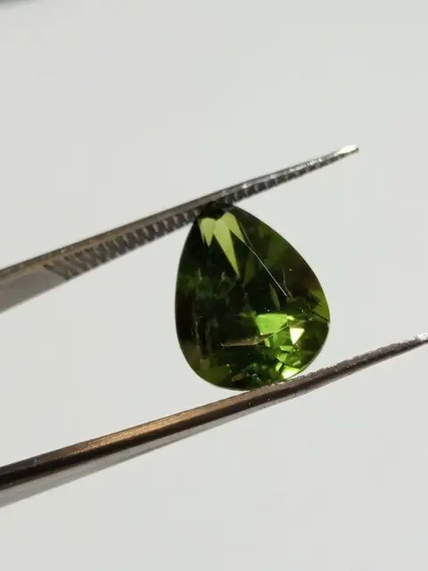 1 pcs Groen Saffier - 4.74 ct