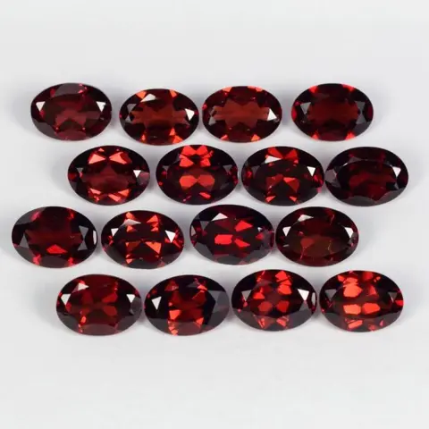 16 pcs- Geen reserve - Rode granaat - 14.47 ct