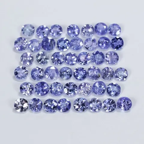 45 pcs- Geen reserve - Tanzaniet - 5.51 ct
