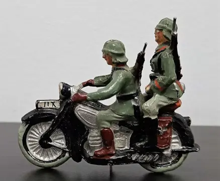 German Brand - Figuur/beeld 2 Militaires en Moto. Rare. -