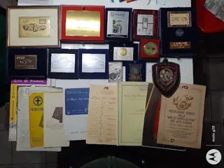 Embleem/mascotte/kenteken - targhe di partecipazione a vari
