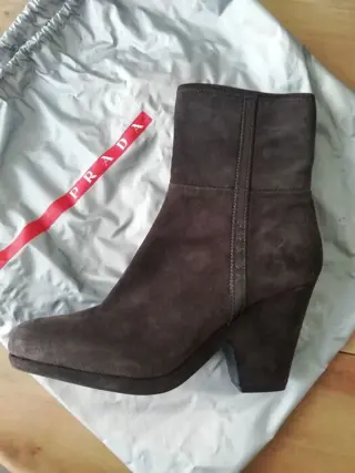 Prada - Enkellaarzen - Maat: Schoenen / EU 39,5