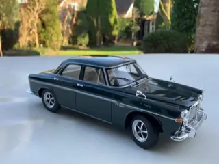 Cult Scale Models - 1:18 - ROVER P5b