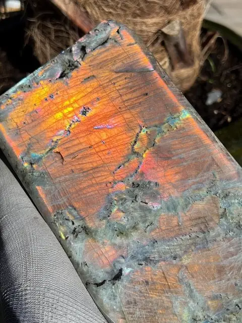 Labradoriet Fijn gepolijst flash labradoriet sculptuur -