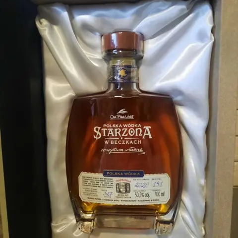 Starzona w Beczkach - Polska Wódka - limited edition - 700ml