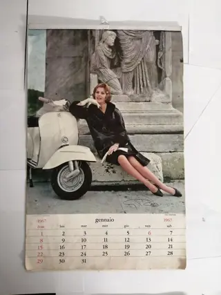 Decoratief object - Calendario 1967s Pin Up - Vespa