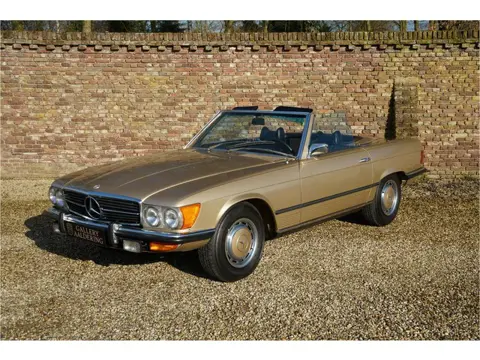 Mercedes-Benz SL-Klasse 450 Livery in Icon Gold over Black MB-Tex, Just 65422 miles recorded on the 