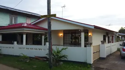 Vakantiehuis Bloemendaal te Paramaribo