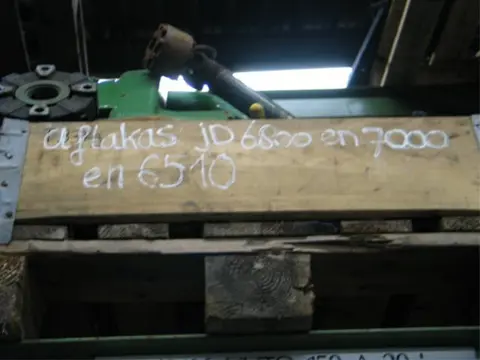Parts Aftakas JD 6510 , 6800, 7000