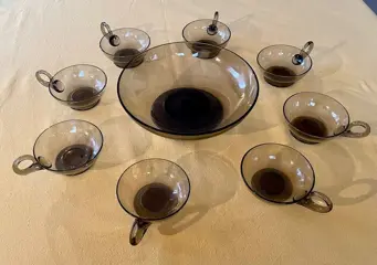 Art Deco servies in "Smoky Quartz" glas