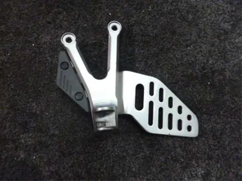 LINKER SCHETSPLAAT Yamaha YZF R6 2006 - 2007