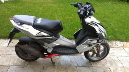 Aprilia SR 50 R Grijs