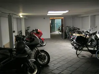 Aangeboden stalling plaats motor