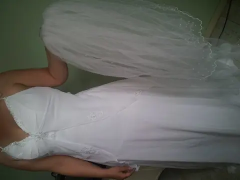 Trouwjurk en toebehoren.