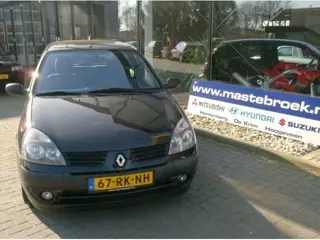 Renault Clio 1.5 Dci 82pk 3drs. Authentique C staat in de krim.