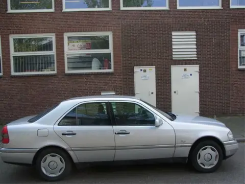 Alle onderdelen MERCEDES C 180 Sloopauto inkoop Den haag
