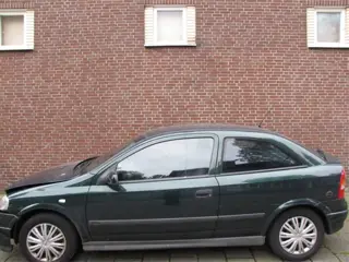Opel Astra Groen Plaatwerk Sloopauto inkoop Den haag