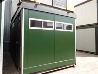 6x3 , 2 douches 2 wc's, 2 wastafels