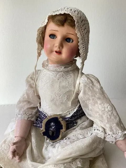 SFBJ Paris__ antieke pop met bewegende ledematen en echt