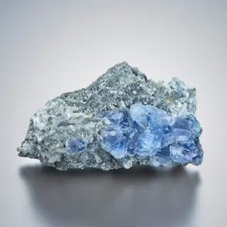 Premie! Scherpe Octaëder TANZANITE FLUORITE met QUARTZ op