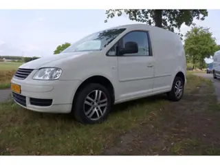 Volkswagen Caddy 1.9 TDI 850 kg. apk tot 27-6-2024 lm velgen trekhaak radio enz.