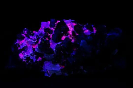 ROOKKWARTS ongebruikelijk met FELDPAR-kristallen en MICA -