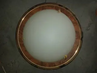 Plafonie met goudkleurige rand eromheen