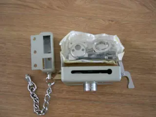 Yale Oplegslot 1614/1 50 mm met kierstand ketting