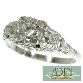 Vintage verlovingsring met magnifieke diamant